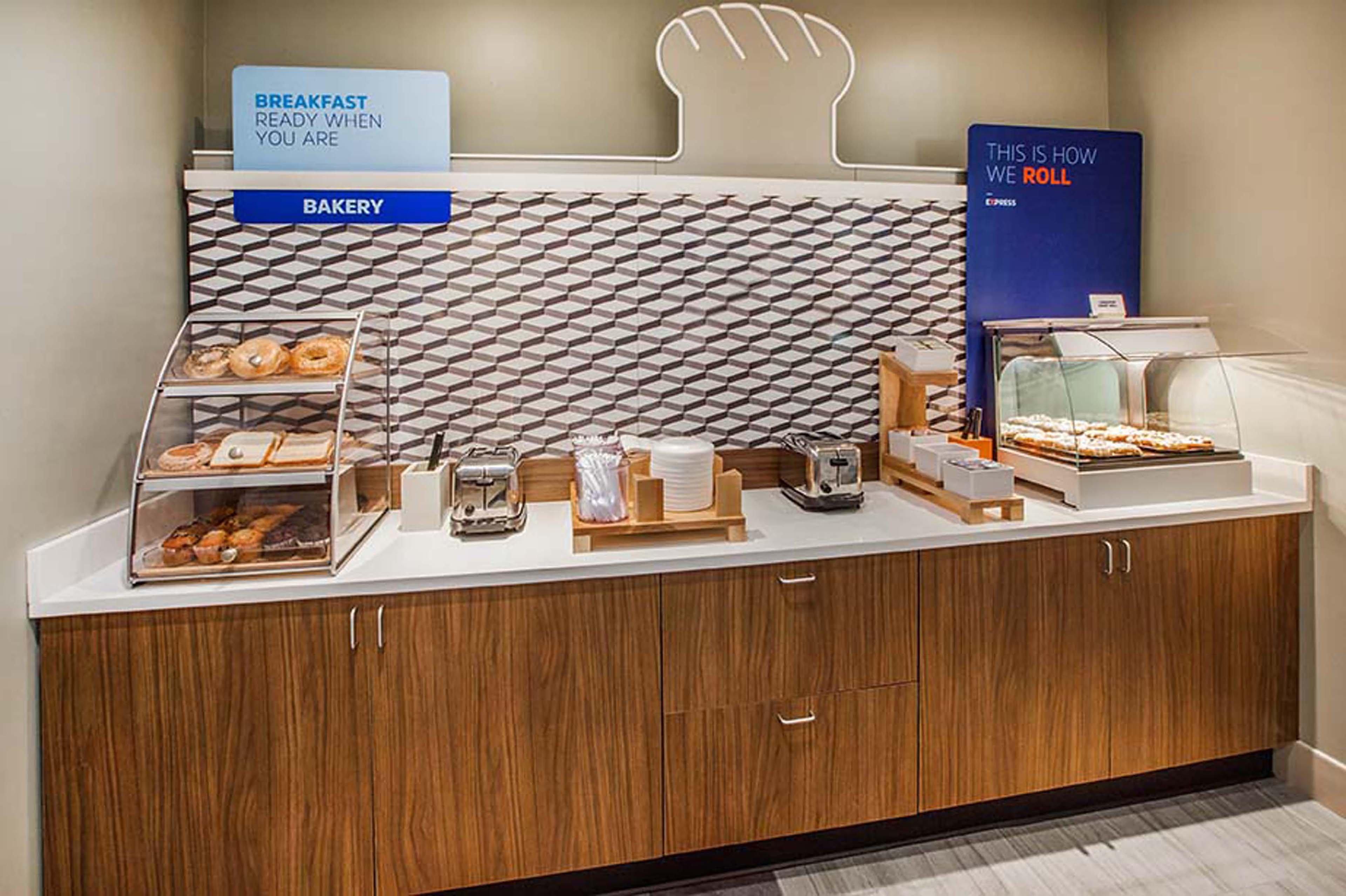 Holiday Inn Express & Suites New Castle By Ihg Екстериор снимка